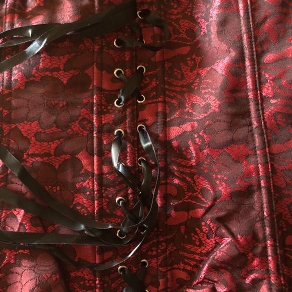 Corset and Velvet skirt set - Picture 9 of 11